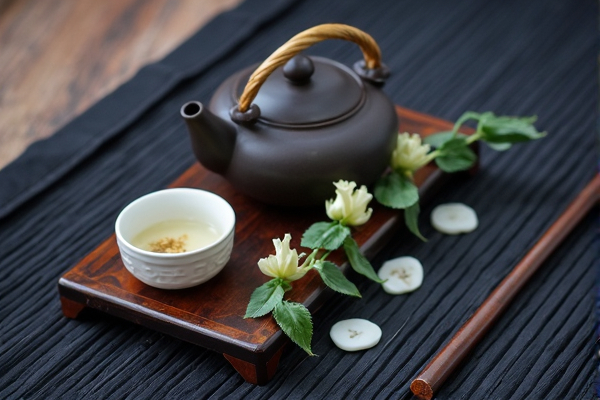 解暑神器：夏日必备的清凉茶饮